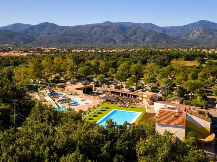 Camping für 10 Personen, mit Kinderpool, mit Haustier in Céret und Umgebung