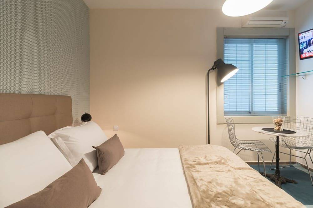 Entire apartment, Santa Ana Boutique Iv apartment  in Madrid in Centro (Madrid), Madrid