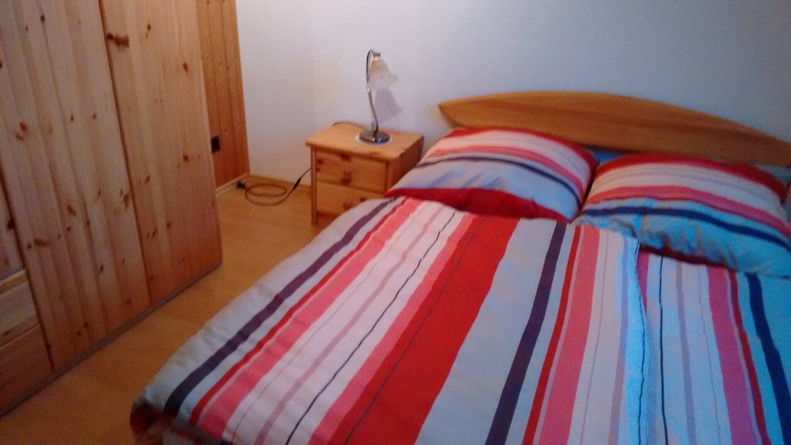 Ganze Wohnung, Ferienwohnung 'Alte Schule' mit Gemeinschaftsgarten und Wi-Fi in Bad Wildungen, Waldecker Land