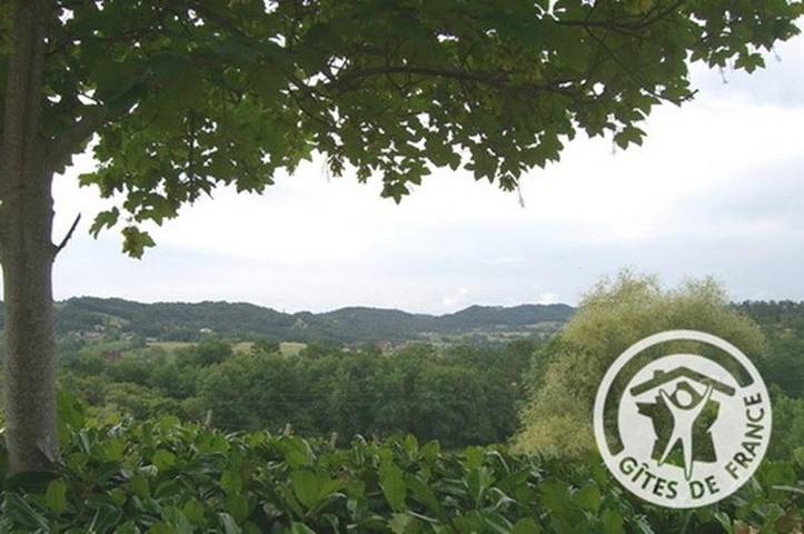 Ferienhaus mit Parkplatz und Garten: Nonards 2km in Puy-d'Arnac, Brive-la-Gaillarde und Umgebung