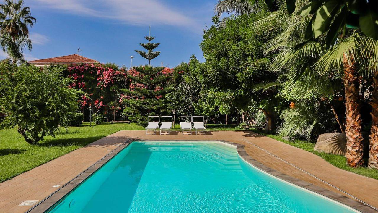 Archirafi Garden in Torre Archirafi, Riposto