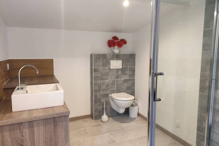 Location de vacances pour 4 personnes, avec terrasse et jardin à Cellettes - 3