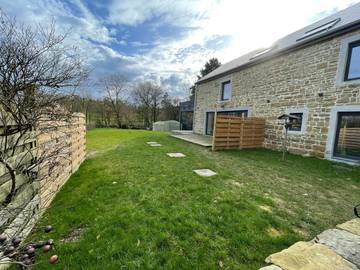 Gîte pour 2 personnes, avec vue et jardin, animaux acceptés à Ciney