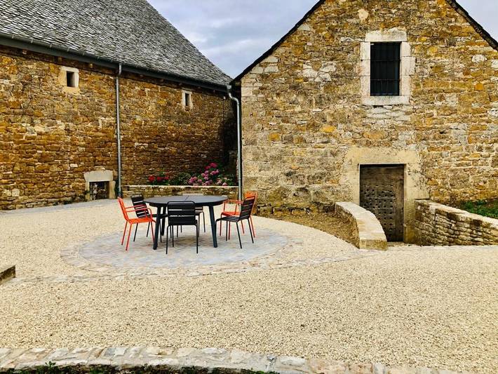 Location de vacances pour 4 personnes, avec jardin ainsi que piscine et vue à Bozouls - 3