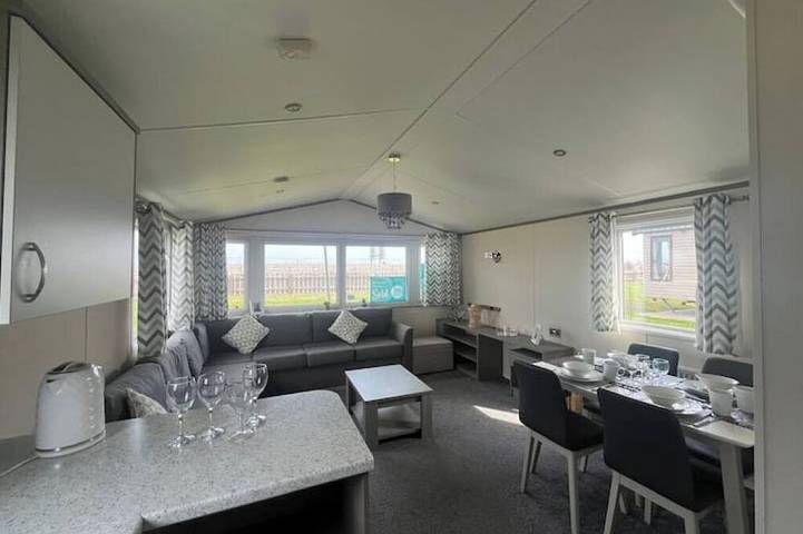 Static caravan for 7 people in Rhyl