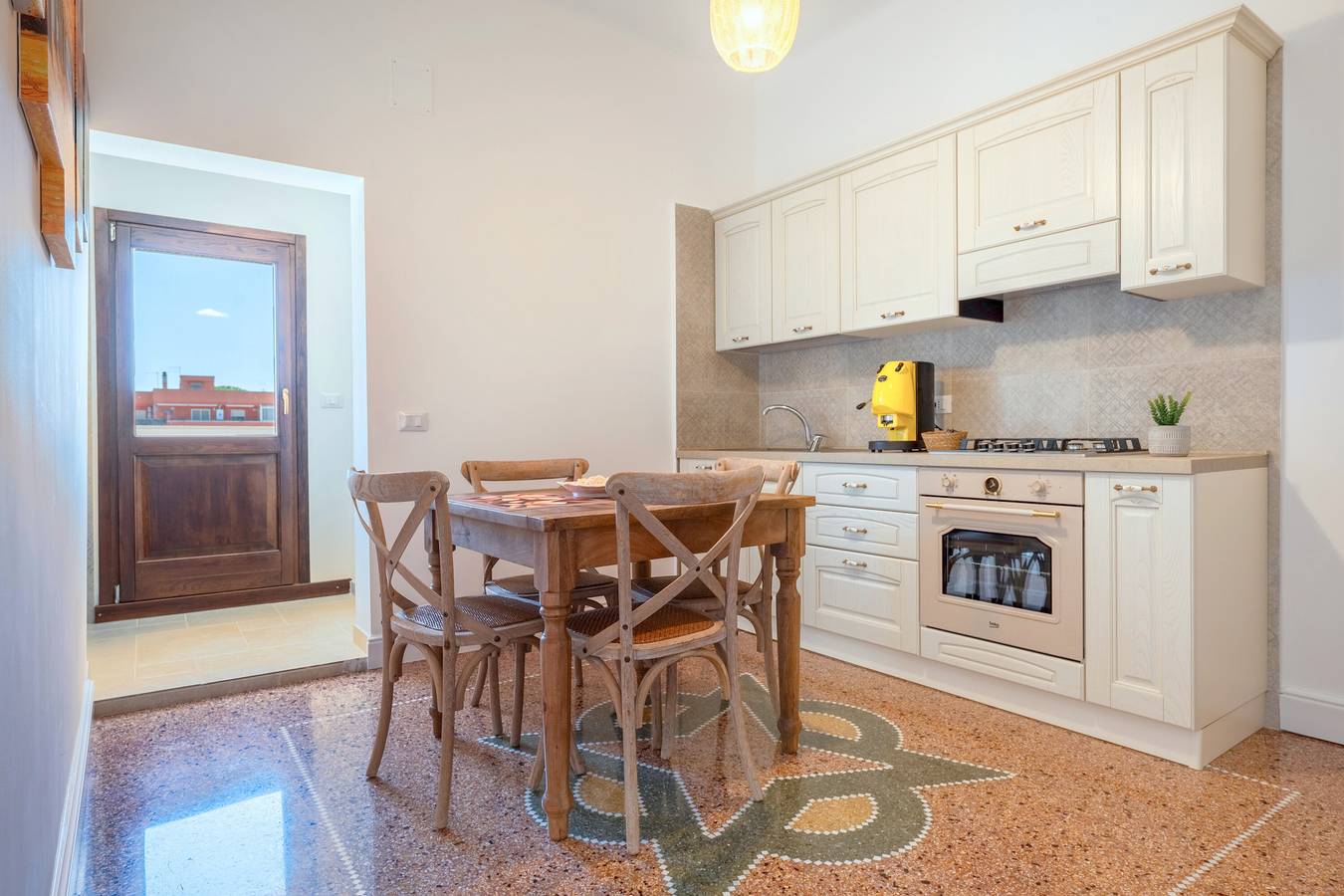 Ganze Wohnung, Apartment 'Primo Piano - Mini' mit privatem Garten, Wlan und Klimaanlage in Pulsano, Golf von Tarent