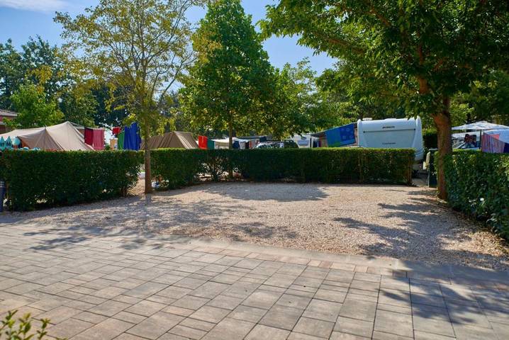 Camping pour 5 personnes, avec Piscine et Vue à Funtana