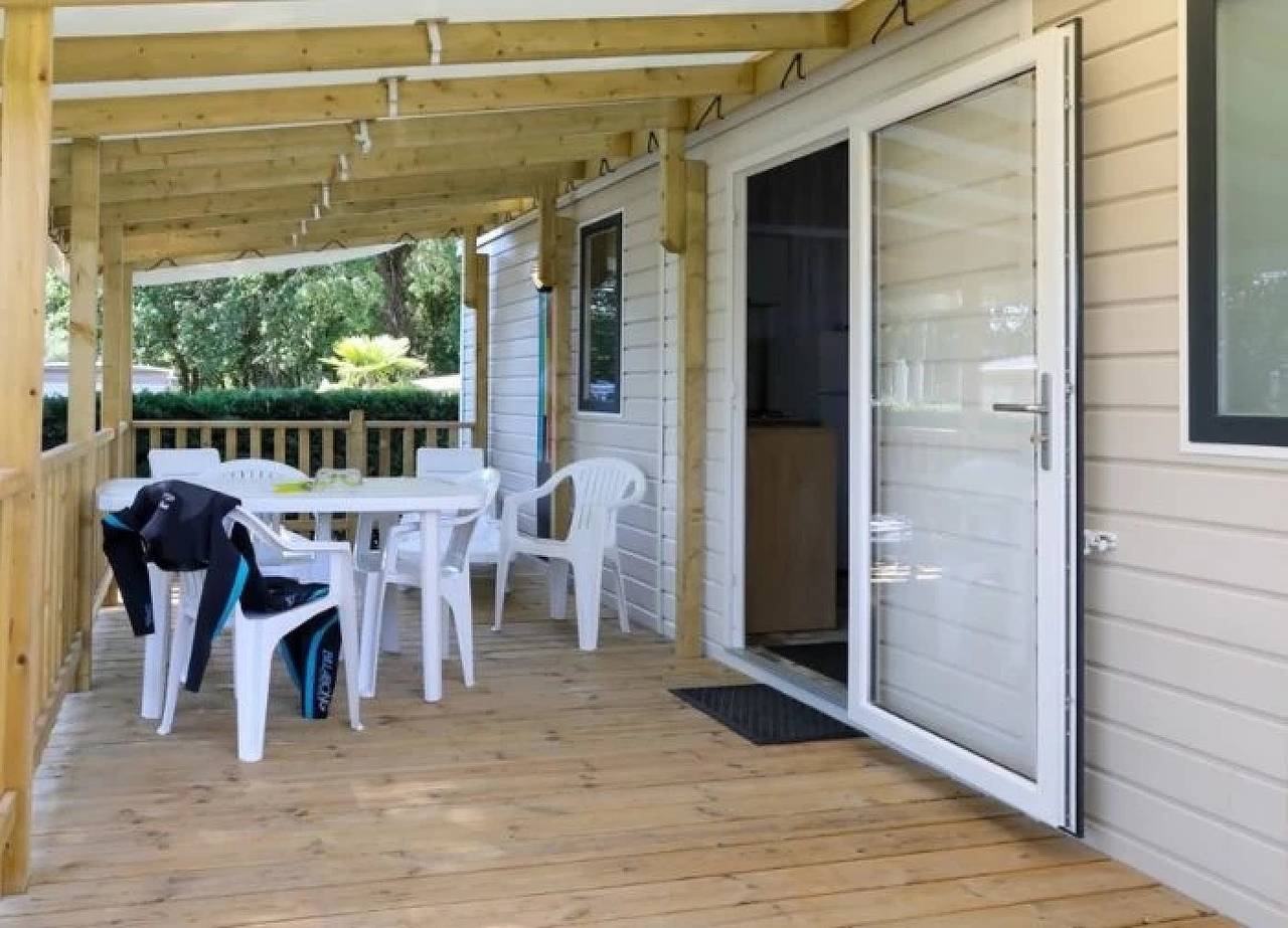 Zecamping 4* familial 300m plage espace aquatique mobil-home Tv 28m2 in Ambon, Côte des Mégalithes