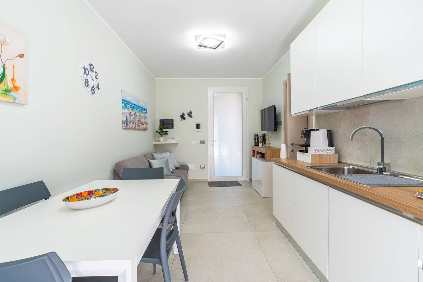Appartamento intero, Appartamento 'Marinella' con Balcone, Wi-Fi e Aria Condizionata in Capo Passero, Portopalo di Capo Passero