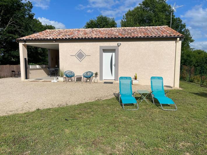 Gîte pour 4 personnes, avec jacuzzi ainsi que jardin et terrasse, animaux acceptés dans le Tarn-et-Garonne