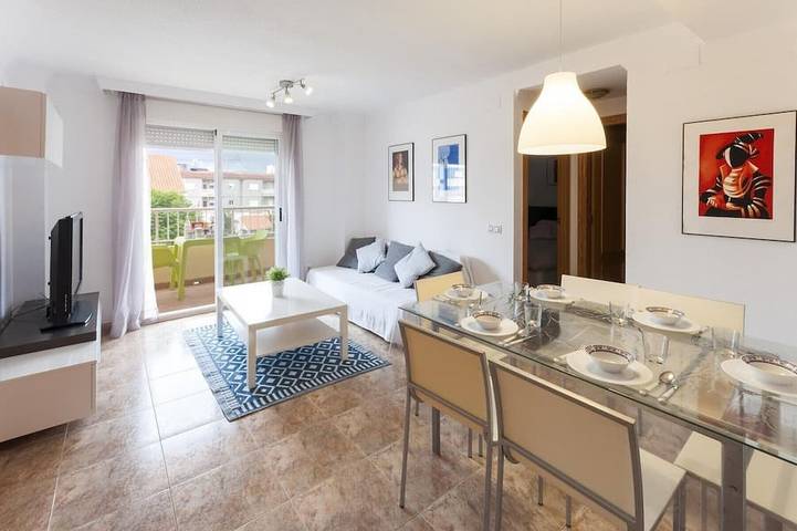Appartamento per 5 persone, con piscina e balcone in Daimus