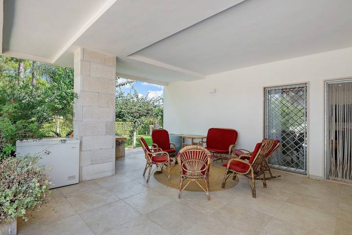 Villa Monti with Private Pool, Wi-Fi, and Air Conditioning