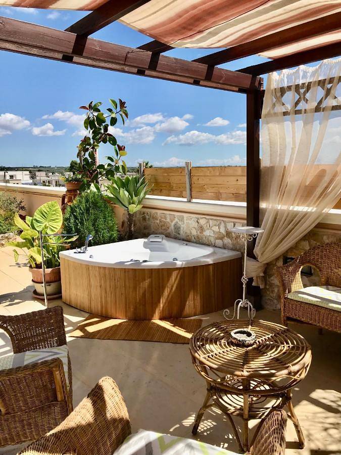 Appartamento per 4 persone, con Balcone e Idromassaggio nonché Terrazza e Panorama a Torre Santa Susanna