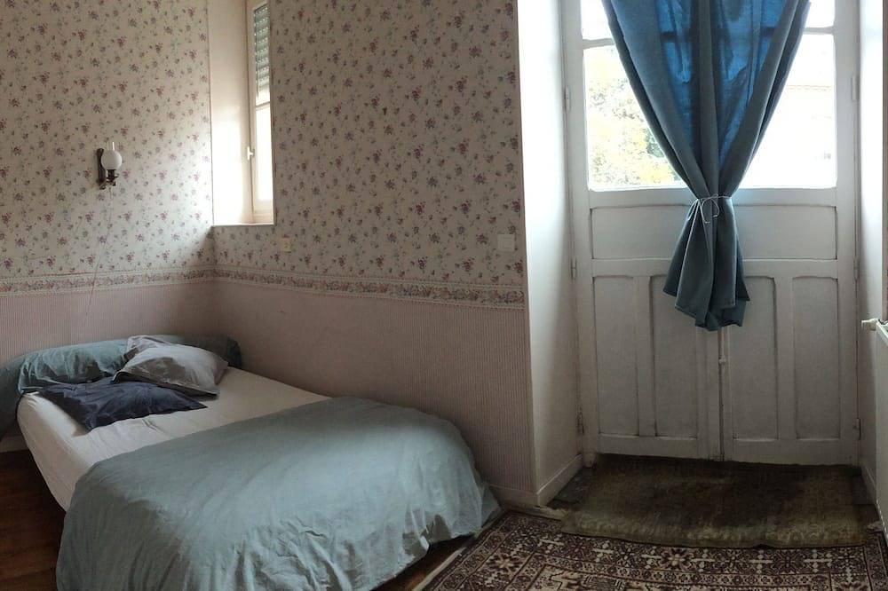 Beautiful house in a former school in Chanzeaux, Vallée de la Loire