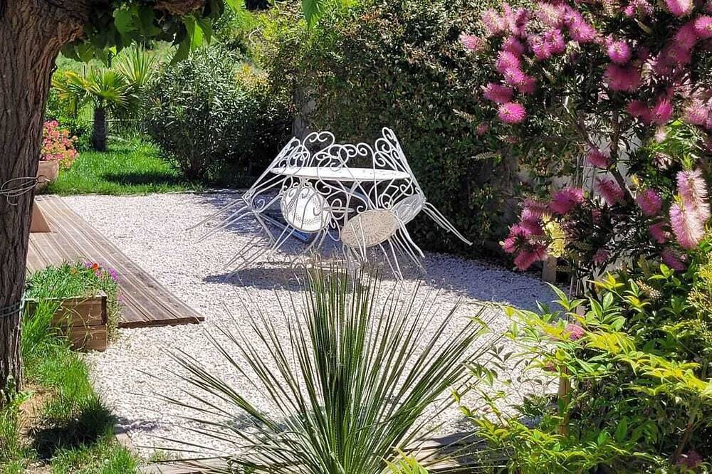 Le Jasmin will charm you, fully renovated on 2 hectares of grounds. in Barjols, Brignoles Region