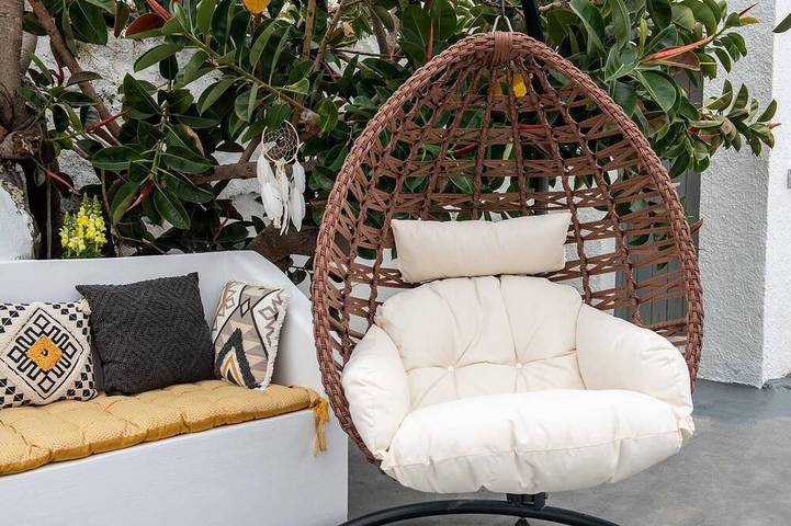 Apartment for 90 people, with terrace in Thera