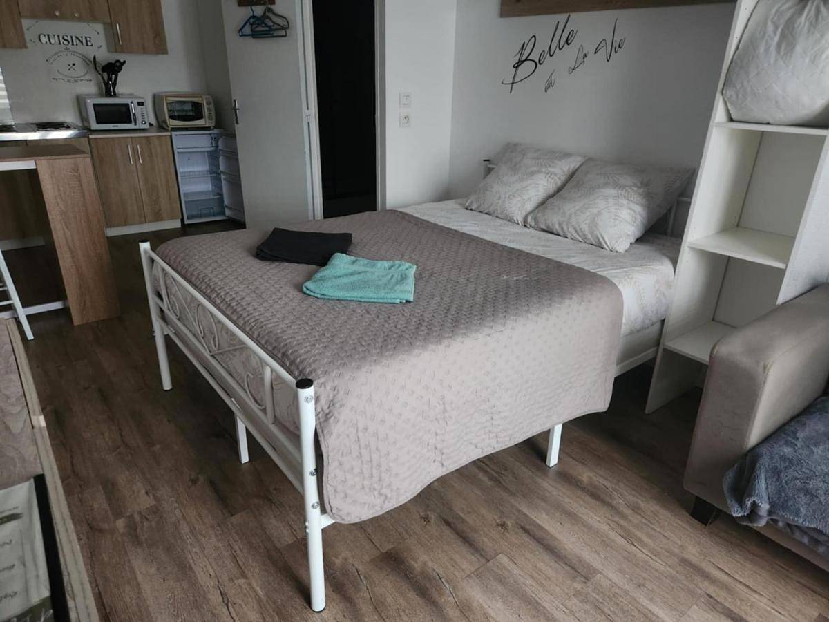 One-Bedroom House in Saint-Martin-des-Marais, Région de Caen