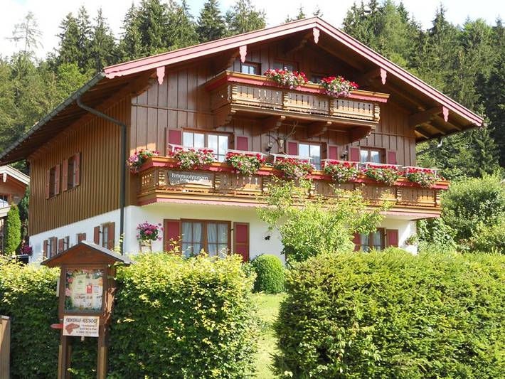 Hütte für 4 Personen, mit Balkon und Terrasse sowie Garten in Reit im Winkl
