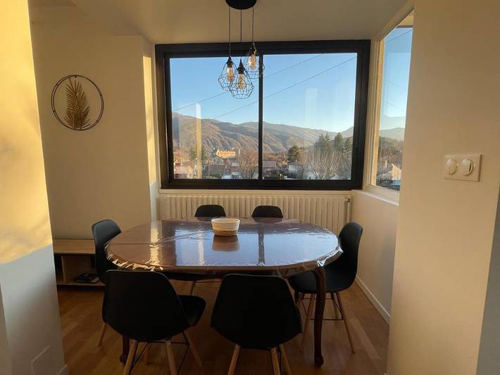 Gîte pour 6 personnes, avec vue et terrasse, adapté aux familles à Châteauvieux (Hautes-Alpes) - 3