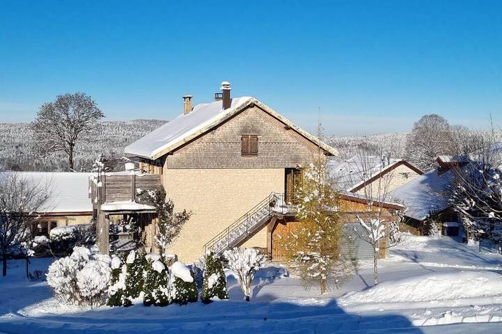 Location de vacances pour 8 personnes, avec jardin à Giron