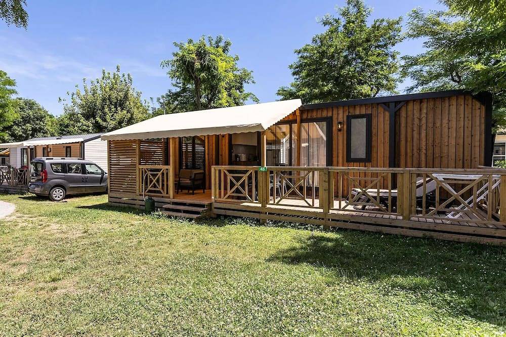 Camping pour 6 Personnes dans Sampzon, Ardèche