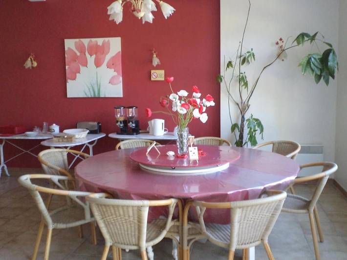 Maison d’hôte pour 6 personnes, avec terrasse et jacuzzi ainsi que piscine et jardin à Les Adrets-de-l'Estérel - 2