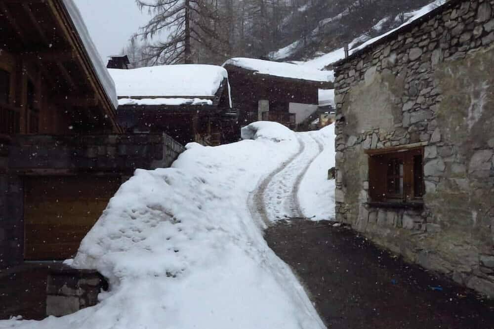 Chalet de lujo con una hermosa vista y el encanto de la madera y la piedra in Tignes, Macizo del Ruitor
