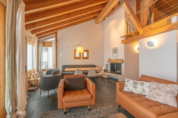 Ganze Wohnung, Chesa Mira Margna – Helle Dachwohnung mit Blick auf den Piz Margna in Bregaglia, Bernina-Alpen