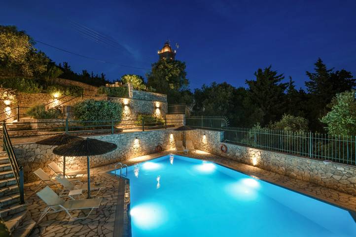 Villa für 9 Personen, mit Garten in Griechenland