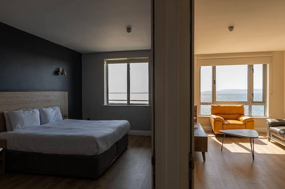 Entire apartment, Breath-taking sea view apartment in Heart of Salthill, Galway in Galway, County Galway