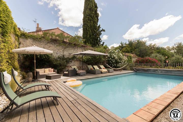 Gîte pour 4 personnes, avec Terrasse ainsi que Jardin et Piscine