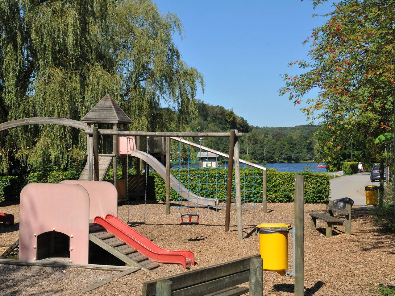 Hütte am See in Vielsalm mit Sauna in Vielsalm, Bastogne