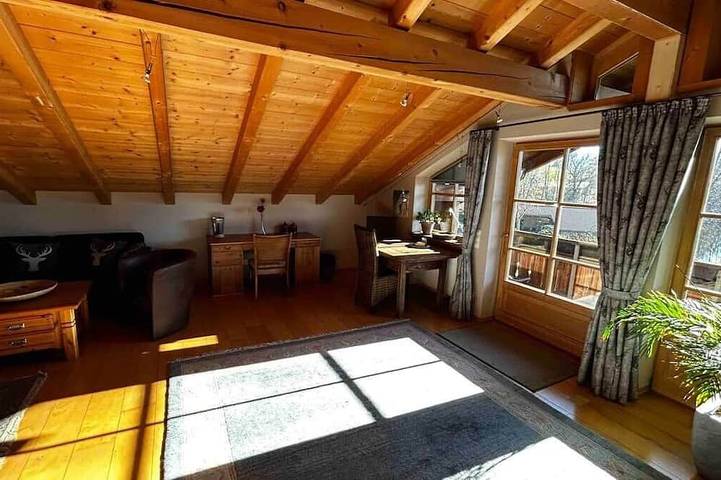 Ganze Wohnung, Direkt am See mit Bergblick in Strandbad Schwaltenweiher, Seeg