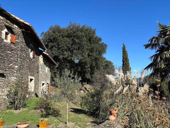 Location de vacances pour 6 personnes, avec piscine ainsi que vue et jardin, adapté aux familles à Le Collet-de-Dèze - 2