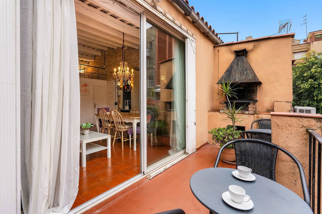 Ganze Wohnung, Gràcia Loft + Terrace Bbq • Ac & Fiber Wi-Fi in Barcelona Zentrum, Barcelona