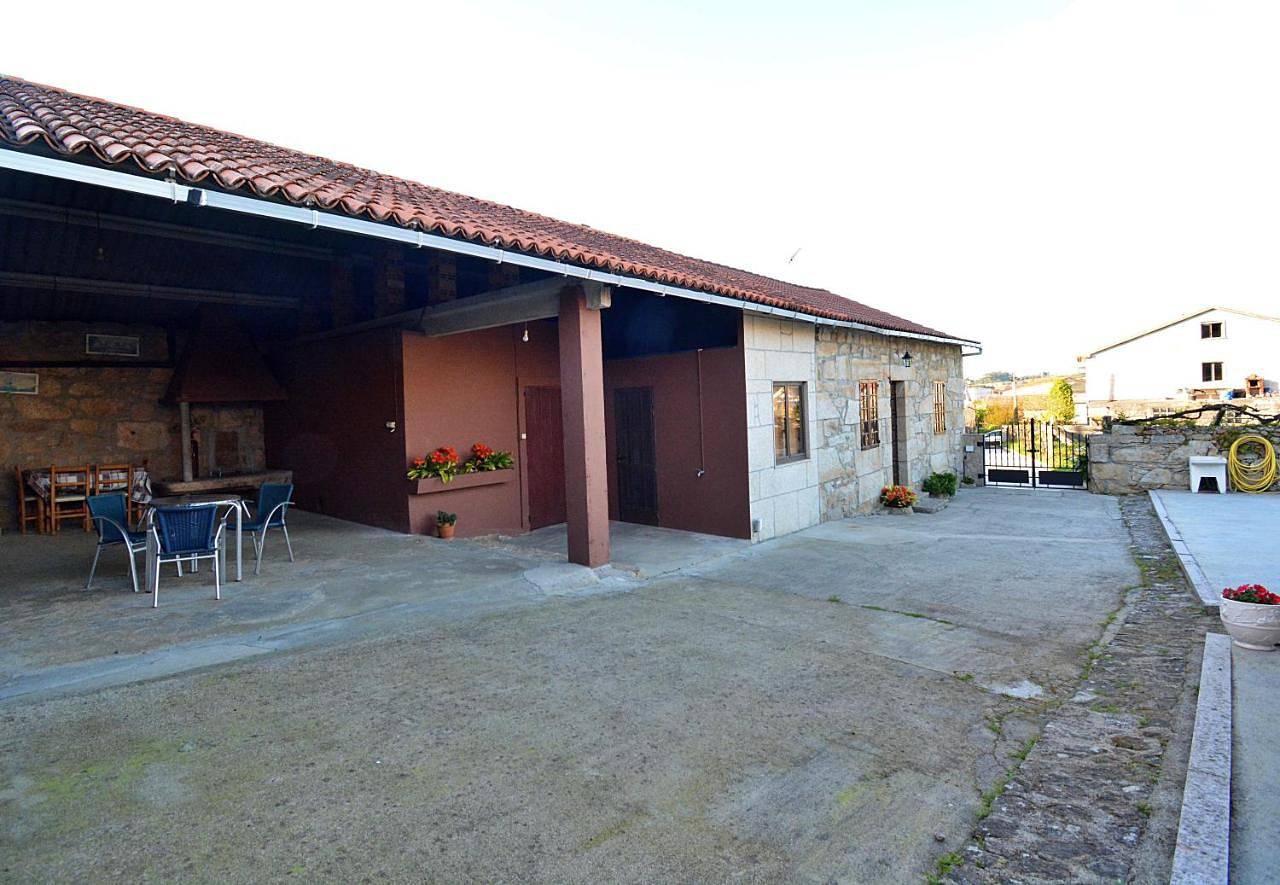 Three-Bedroom House in Villanueva de Arosa, Rias Baixas