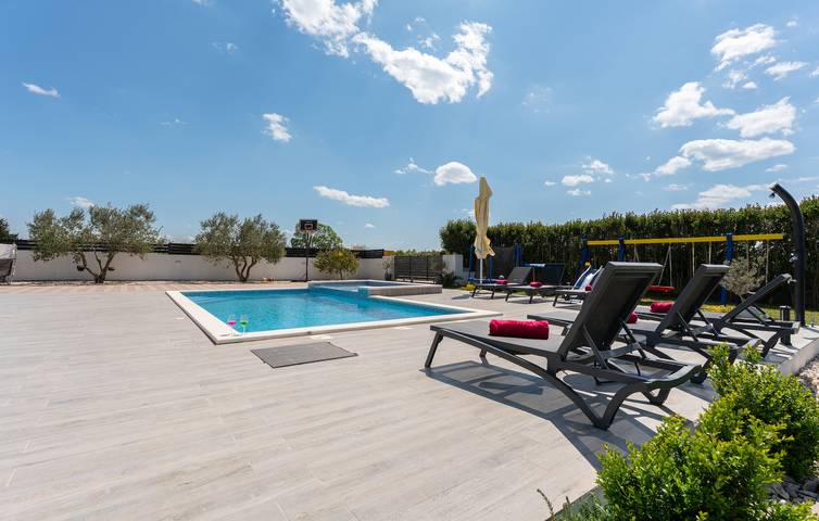 Ferienhaus für 8 Personen, mit Garten und Whirlpool in Zadar - 4