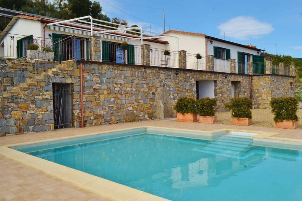 Villa Nemo, Ligurien, perfekter Meerblick und privater Pool, 5 Minuten zum Strand in Riva Ligure, Riviera di Ponente