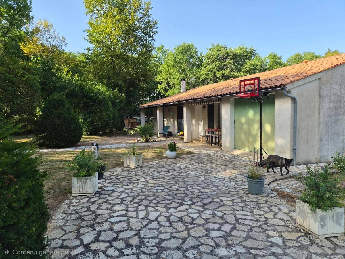 Maison nature in Mazeray, Région de Saint-Jean-d'Angély