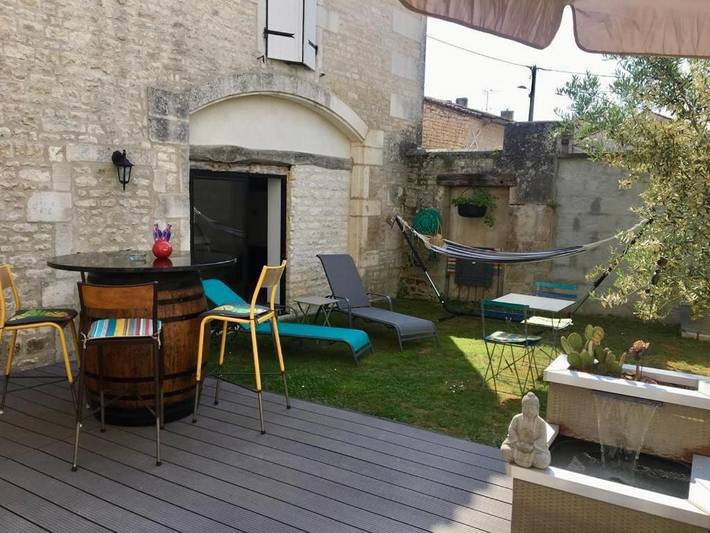 Location de vacances pour 2 personnes, avec Terrasse et Jardin dans Sigogne