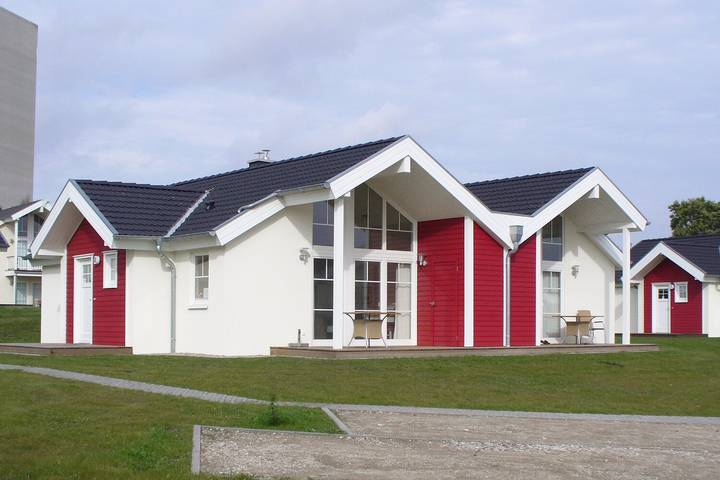 Bungalow für 4 Personen, mit Balkon/Terrasse und Terrasse sowie Sauna in Hansa-Park