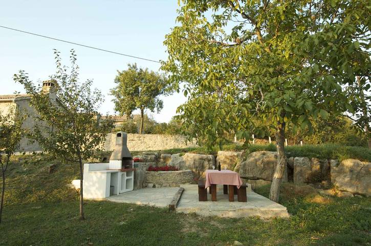 Location de vacances pour 6 personnes, avec jardin et balcon à Buzet - 4