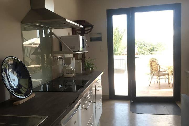 Ganze Wohnung, Studio für 2 Personen in Bages im Herzen des regionalen Naturparks Narbonnaise in Bages (Aude), Côte d'Améthyste