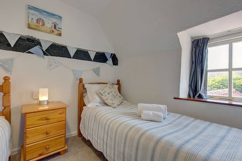 Lavender Cottage -  a self catering cottage that sleeps 4 guests  in 2 bedrooms in Stiffkey, Norfolk Coast