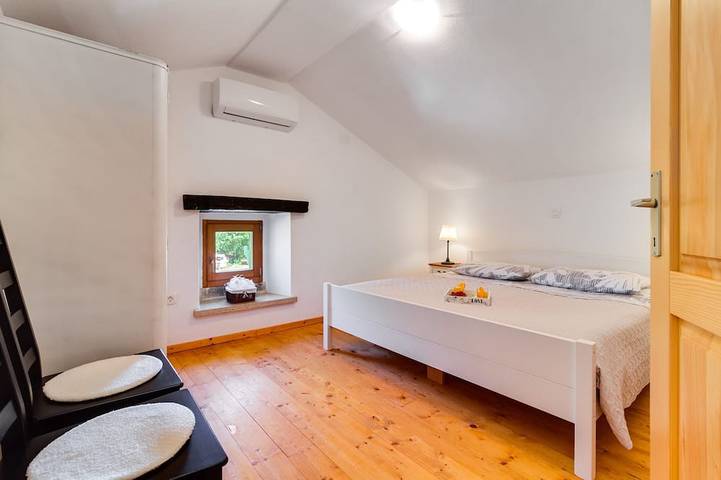 Affascinante casa in pietra con piscina privata e giardino in Barbana Croazia, Costa meridionale dell´Istria