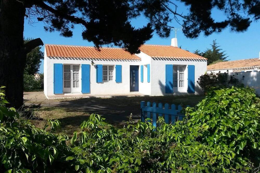 Family Home Sleeps 8. Ker Bossy in L'Île-d'Yeu, Vandea