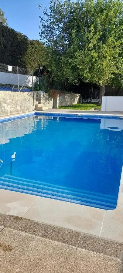 Maison de vacances pour 4 personnes, avec balcon ainsi que piscine et jardin - 1