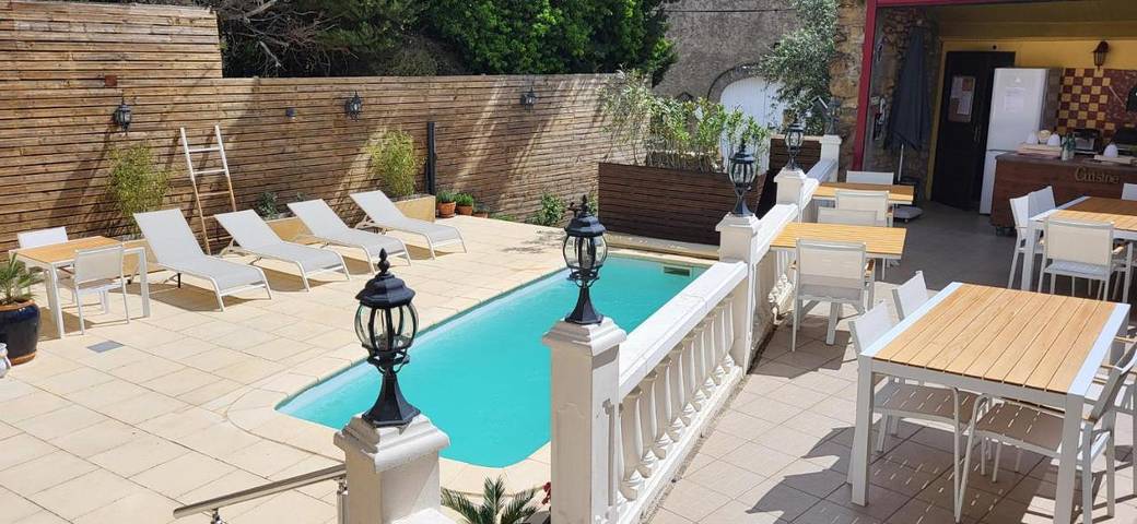 Location de vacances pour 2 personnes, avec piscine à La Caunette - 2