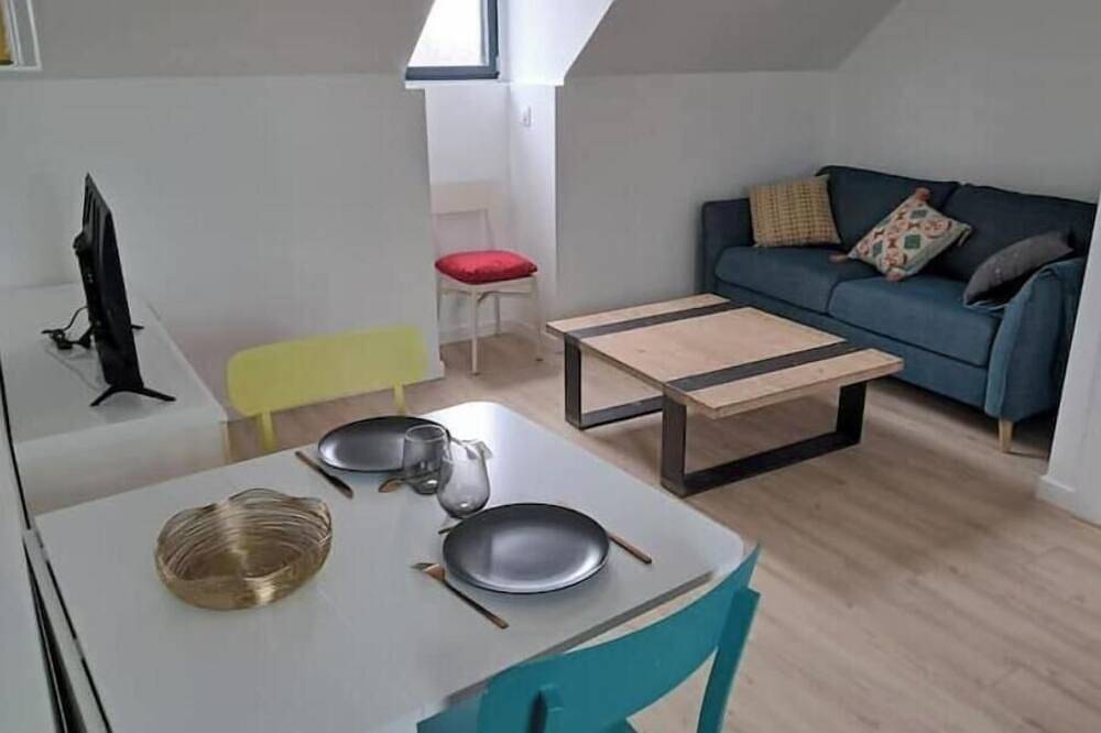 Appartement entier, Appartement moderne et chaleureux T2 –Idéal famille ou déplacement professionnel in Lorient, Côte des Mégalithes