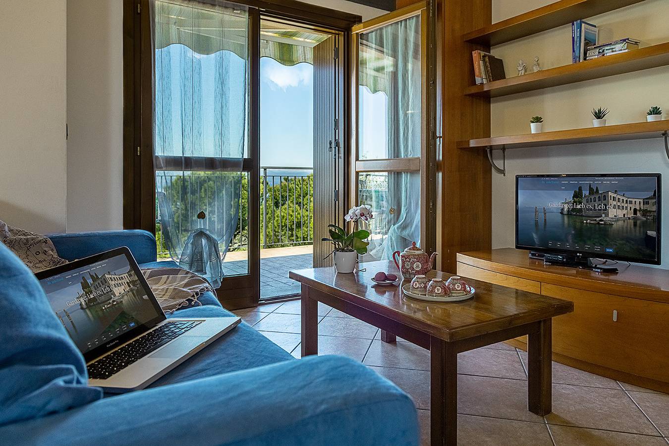 Ganze Wohnung, Regarda - Dreizimmerwohnung "Eden 3",große Terrasse mit Seeblick in Lazise, Gardasee-Berge